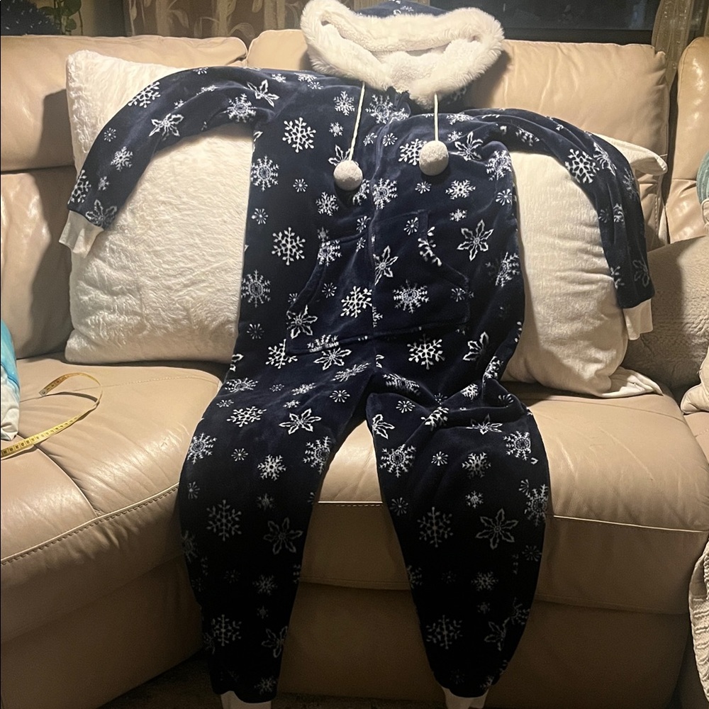 Cozy Snowflake Print Onesie
